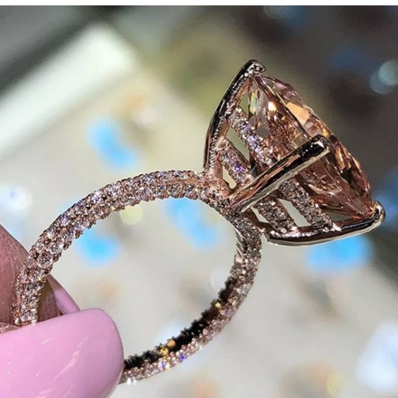 Gorgeous Ring White Sapphire Rose Gold Filled Ring - Picture 2 of 5